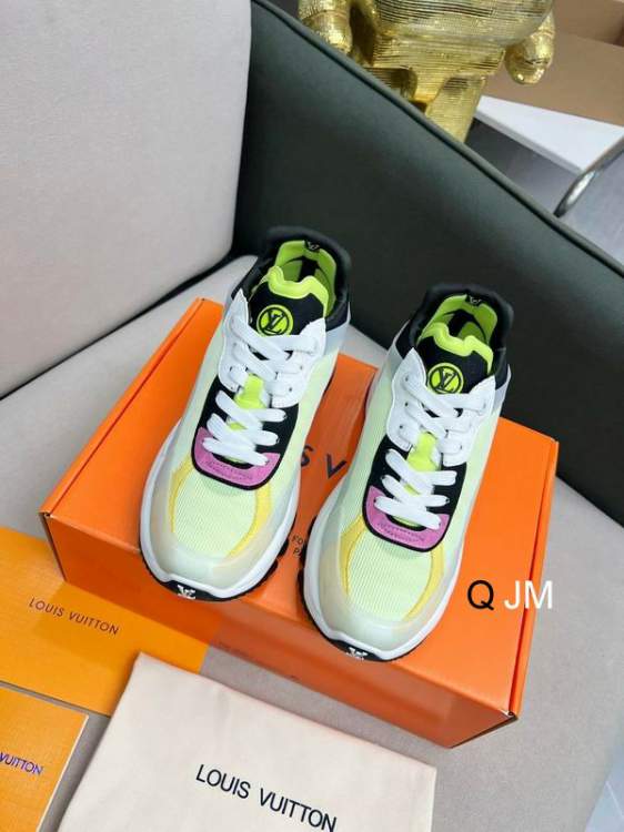 Picture of Louis Vuitton Shoes _SKULVsz35-40JM010512553